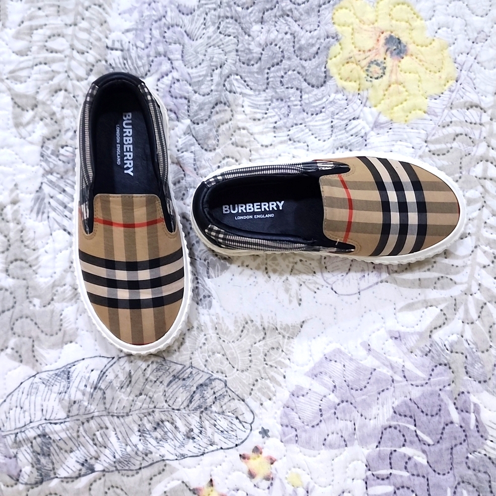 Child sneakers